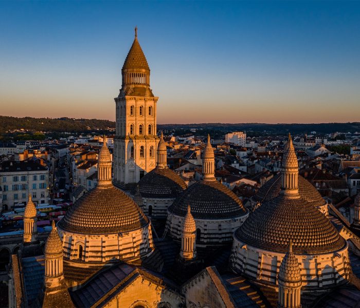 Toits-de-la-Cathedrale-Saint-Front-a-Perigueux-OT-Gd-Px@DeclicDecolle-1